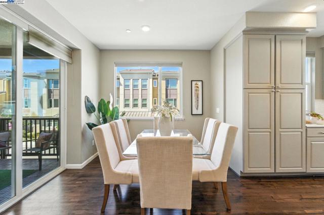 418 Desert Holly St, Milpitas CA: https://media.crmls.org/mediaz/217f1b81-3d86-46b7-bcf4-7905531016c3.jpg