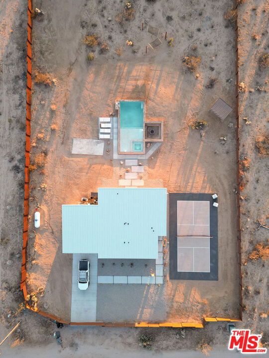 4375 Border Avenue, Joshua Tree CA: https://media.crmls.org/mediaz/21801a67-bcff-4e3e-acc2-187020e029d0.jpg