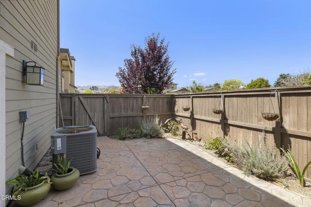 11349 Darling Road, Ventura CA: https://media.crmls.org/mediaz/2180534a-84f2-426d-bb6b-a52f9c46eecd.jpg