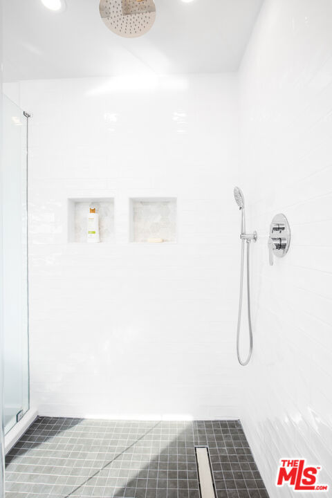 30362 Morning View Drive, Malibu CA: https://media.crmls.org/mediaz/2180aee2-1539-4601-8ecd-5d67136d3a30.jpg