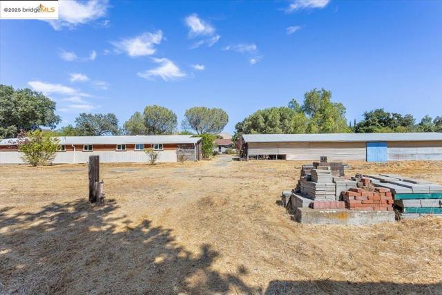 5665 Victoria LN, Livermore CA: https://media.crmls.org/mediaz/2180d11c-dcb8-4ce9-b73c-6097cdecfb3f.jpg