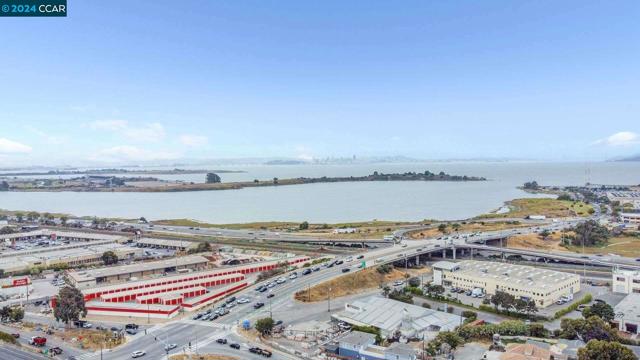 Image 36 of 41 For 2815 San Luis St