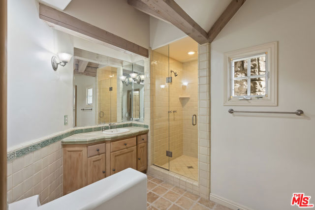 Drew Fenton | 1041 Somera Road Los Angeles CA | MLS: 7410994 Drew Fenton | 1041 Somera Road Los Angeles CA | MLS: 7410994