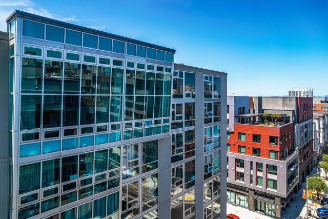 311 Oak Street, Oakland CA: https://media.crmls.org/mediaz/2181dc42-603a-4cfb-8b3f-5fbceb3d607b.jpg