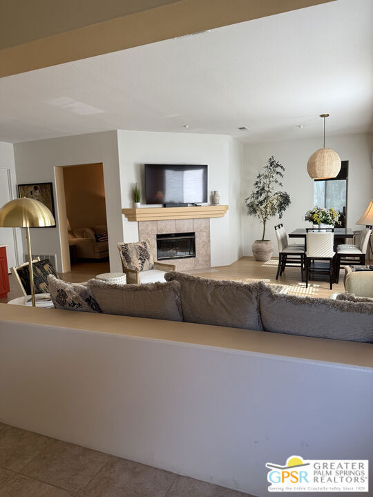154 Kavenish Drive, Rancho Mirage CA: https://media.crmls.org/mediaz/21823193-7e9e-49ef-aa5f-98219dd4042a.jpg