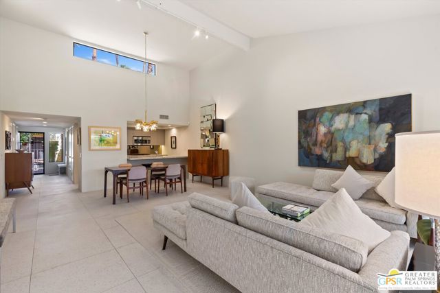 200 E Racquet Club Road #8, Palm Springs, CA 92262