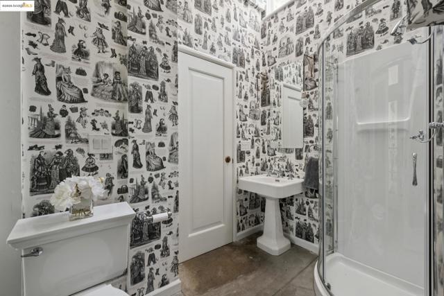 305 The Uplands, Berkeley CA: https://media.crmls.org/mediaz/21826aae-e448-4a3f-bb2e-fe8646e80a30.jpg