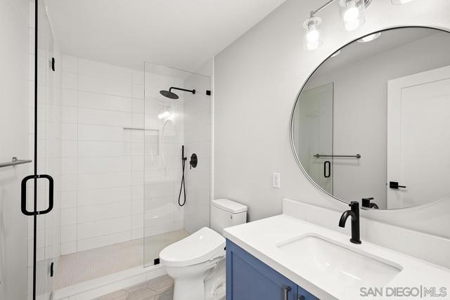 206 Park Blvd, San Diego CA: https://media.crmls.org/mediaz/21828ad6-555e-4123-be68-0c4c1ed56db6.jpg