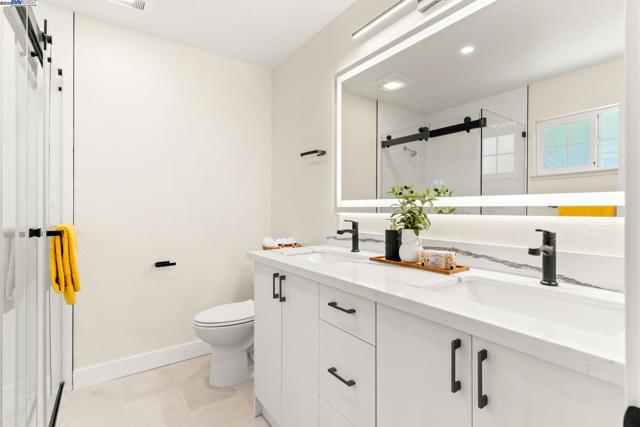 37807 Lobelia Dr, Newark CA: https://media.crmls.org/mediaz/21842407-8ebe-4735-9f09-54bcf61a9ef9.jpg