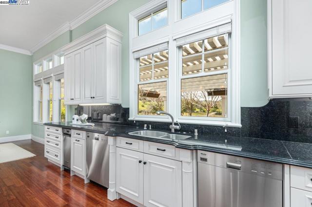 1569 Via Di Salerno, Pleasanton CA: https://media.crmls.org/mediaz/21843350-2e8e-4098-a45c-c07c263f9f7d.jpg