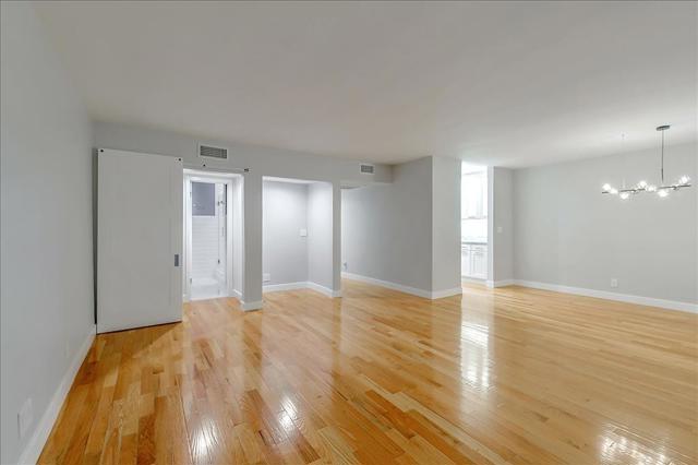 1203 N Sweetzer Avenue, West Hollywood CA: https://media.crmls.org/mediaz/21846c89-2873-480d-9d9f-68d87d92585d.jpg