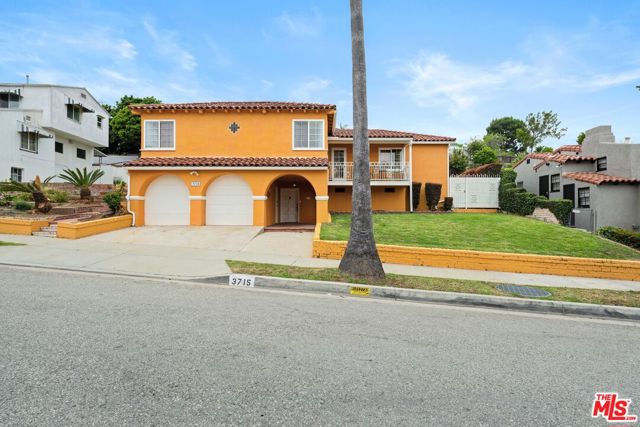 3715 Homeland Drive, View Park CA: https://media.crmls.org/mediaz/2186187a-b1d1-41f8-b3b3-740d39fc121e.jpg