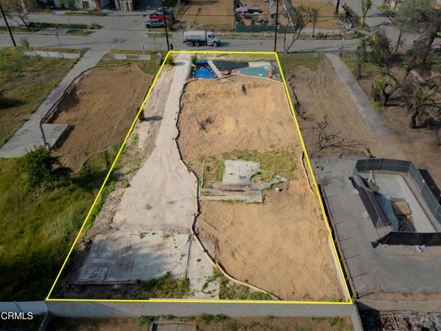 70 W Palm Street, Altadena CA: https://media.crmls.org/mediaz/218623e9-eca3-4c9b-afb2-d407ded0c3a2.jpg