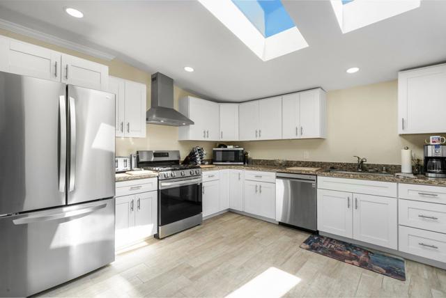 2659 Garfield Street, San Mateo CA: https://media.crmls.org/mediaz/21870caf-9fcb-4ee6-a9bb-6fac959bca06.jpg