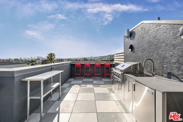 7428 Santa Monica Boulevard, 301 photo 25