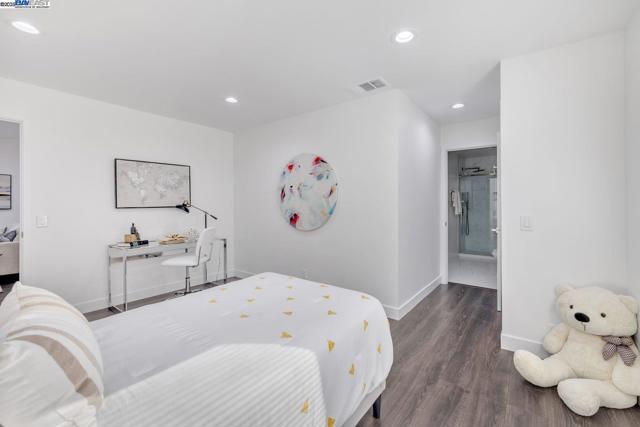 Image 22 of 45 For 2834 White Acres Dr