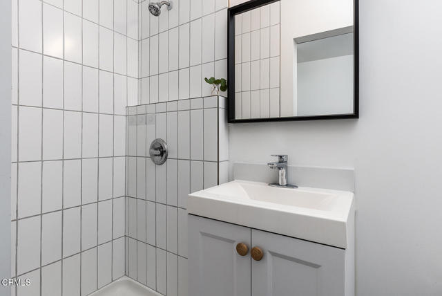 135 S Ave 53, Highland Park CA: https://media.crmls.org/mediaz/218718a0-dad4-4052-b759-496840a947b0.jpg