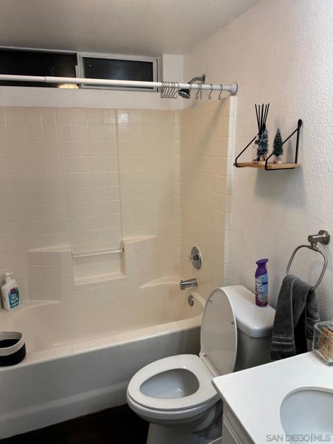 1247 Calistoga Ave, Chula Vista CA: https://media.crmls.org/mediaz/218780b5-10bb-46f2-a624-51dc3d400392.jpg