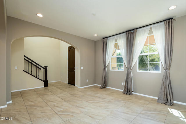 Detail Gallery Image 8 of 67 For 24863 Carbon Ln, Valencia,  CA 91354 - 4 Beds | 3/1 Baths