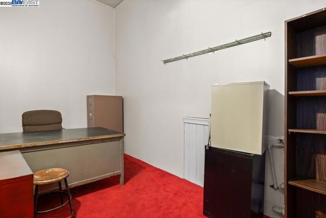 3003 School St, Oakland CA: https://media.crmls.org/mediaz/2187e579-2105-4c71-abf6-9ad69e89b69f.jpg