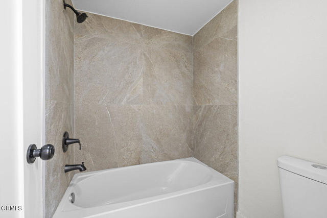 566 Ebbtide Circle, Port Hueneme CA: https://media.crmls.org/mediaz/2187ff5c-b7cf-4e2c-bf68-4be22a055974.jpg