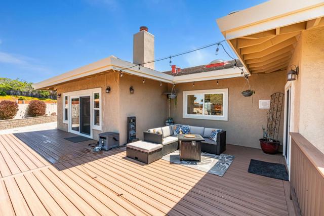 25061 Hidden Mesa Court, Monterey CA: https://media.crmls.org/mediaz/21883687-1cd6-4125-bd1b-c0084146e311.jpg
