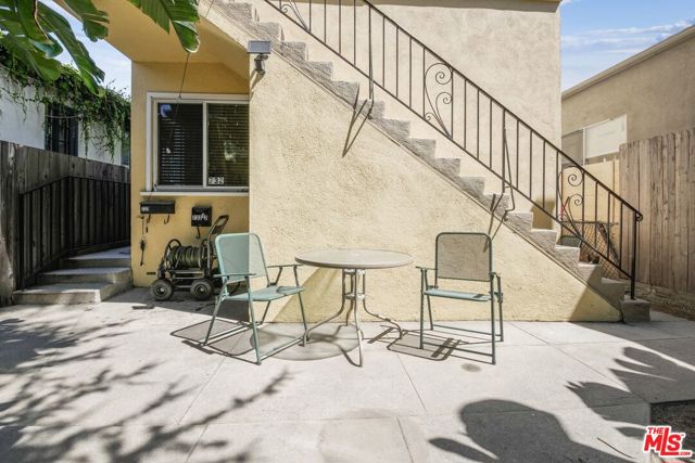 732 Washington Boulevard, Marina del Rey CA: https://media.crmls.org/mediaz/218893b7-d8c6-463c-aec7-76958999abd5.jpg