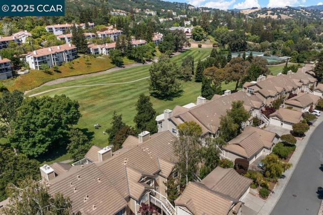 5593 Terra Granada Dr, Walnut Creek CA: https://media.crmls.org/mediaz/218a5af3-4f20-4079-a3df-36021e1a998c.jpg