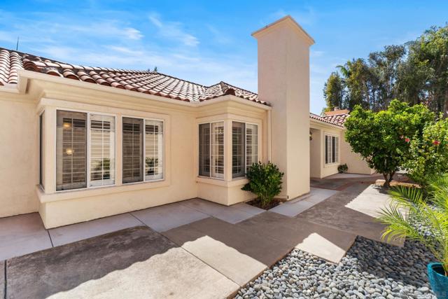 12027 Caminito Corriente, San Diego CA: https://media.crmls.org/mediaz/218a77a9-d44d-4699-a9a1-5be1029f6bde.jpg