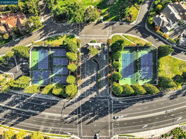 731 Lakemont Pl, San Ramon CA: https://media.crmls.org/mediaz/218aec10-0fe4-4ad0-8777-40cc714116b0.jpg