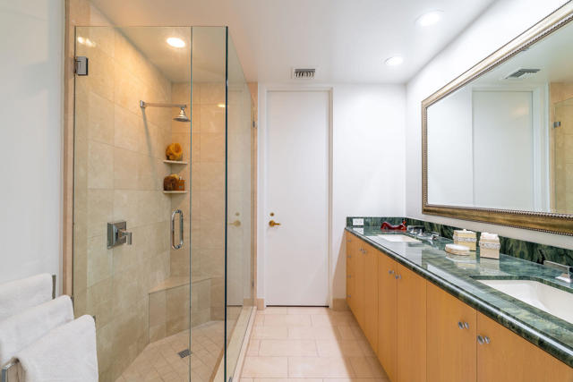 61 Mayfair Drive, Rancho Mirage CA: https://media.crmls.org/mediaz/218b5601-d8f3-4e4a-9c4c-71a8af131911.jpg