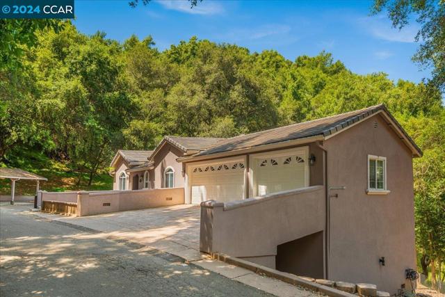 Image 5 of 59 For 4992 Fraga Rd