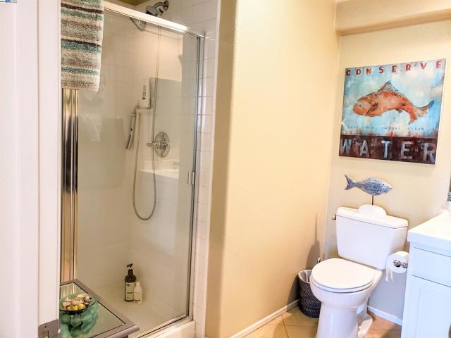 24350 Lorenzo Ln,  CA: https://media.crmls.org/mediaz/218c28d2-98d6-4552-a305-391b0f02dd80.jpg