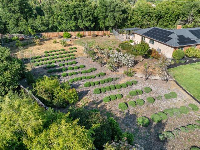 20811 Norada Court, Saratoga CA: https://media.crmls.org/mediaz/218c4341-599b-4155-8372-6ea7ea8c8619.jpg