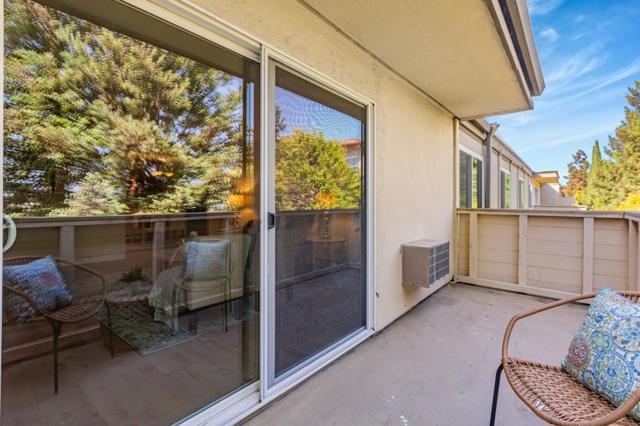 1031 Crestview Drive, Mountain View CA: https://media.crmls.org/mediaz/218c7d12-7a89-4241-aeb5-bff808341ea0.jpg