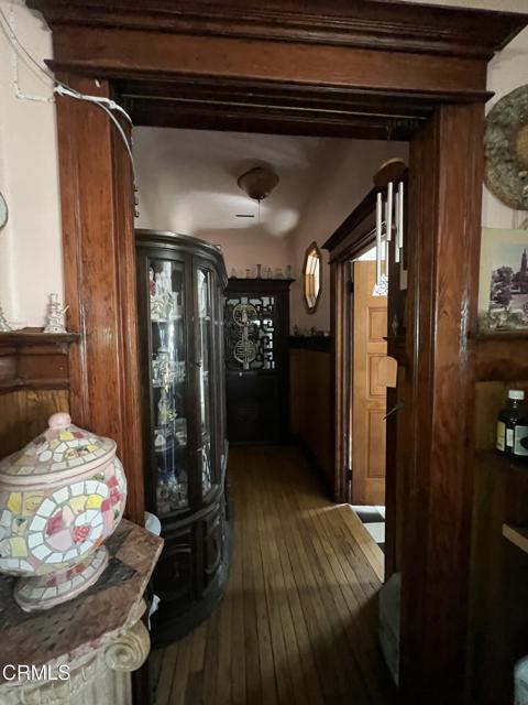 1324 Volney Drive, Los Angeles CA: https://media.crmls.org/mediaz/218ca8a7-d340-4fea-89a5-60ef17dfa82b.jpg
