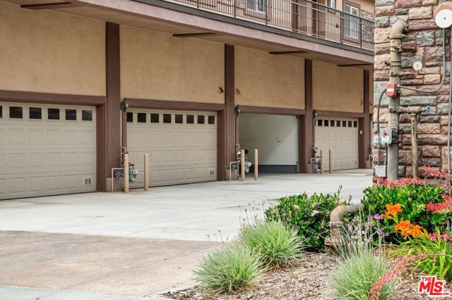5241 Colodny Drive, Agoura Hills CA: https://media.crmls.org/mediaz/218cd741-2eff-4407-81f5-18552ec1181f.jpg