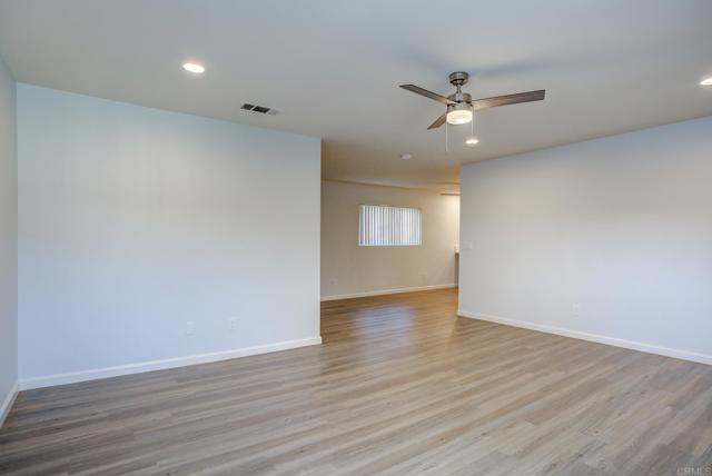 Detail Gallery Image 6 of 10 For 1064 N Escondido Bld #C,  Escondido,  CA 92026 - 2 Beds | 1 Baths