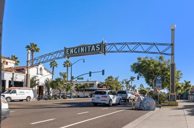 105 Mangano Circle, Encinitas CA: https://media.crmls.org/mediaz/218e2b37-aa5c-449f-9e0a-095f695c23b7.jpg