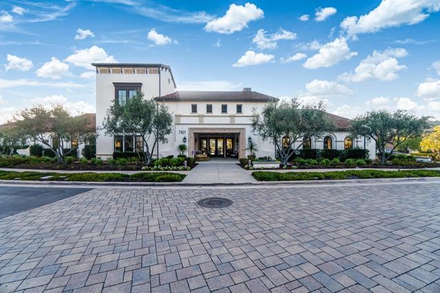 8112 Auberge Cir, San Diego CA: https://media.crmls.org/mediaz/218e3c91-4151-4b4d-82e3-b1d61836d716.jpg