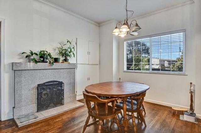 2819 E 23rd Street, Oakland CA: https://media.crmls.org/mediaz/218f536c-20be-4234-a1df-1afae234000d.jpg