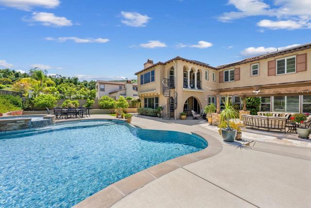 2776 Vistamonte Glen, Escondido CA: https://media.crmls.org/mediaz/218f6179-e338-4fc9-9391-24196513a274.jpg