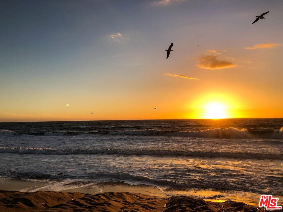 https://media.crmls.org/mediaz/218f71df-247c-47fb-a186-73bd9e9bdce6.jpg?preset=X-Large