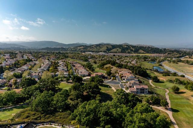 65056695 Eagle Ridge Court, Gilroy CA: https://media.crmls.org/mediaz/218f94af-8b3e-46d4-8d4d-bf5fd7d74406.jpg