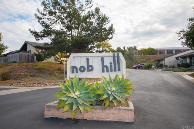 737 Nob Circle, Vista CA: https://media.crmls.org/mediaz/21900fff-e878-4b8e-8f17-c57510940a25.jpg
