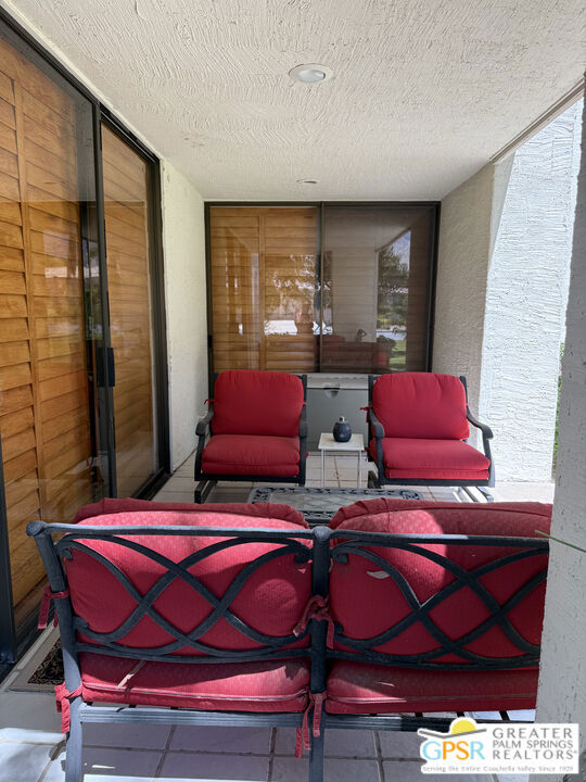 3410 E Bogert Trail, Palm Springs CA: https://media.crmls.org/mediaz/21903c01-25da-4db9-b98d-9b5f86fe17e8.jpg