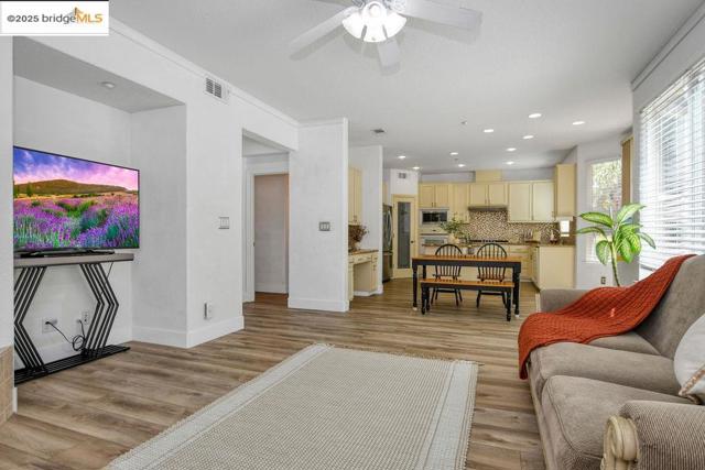 Image 8 of 49 For 1782 Anastasia Dr