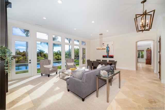 4703 Briana Ct, Fallbrook CA: https://media.crmls.org/mediaz/2190e062-eba7-46da-b19d-12e7d2f929c7.jpg