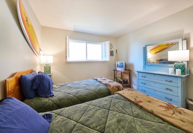 550 Sand Dollar Drive, Watsonville CA: https://media.crmls.org/mediaz/2191d346-e04f-425c-851f-9f51df53fd8b.jpg