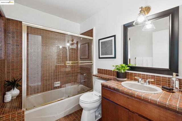 2861 Chelsea Drive, Oakland CA: https://media.crmls.org/mediaz/21923b3c-af52-4e30-a5df-7ab26a8acd79.jpg